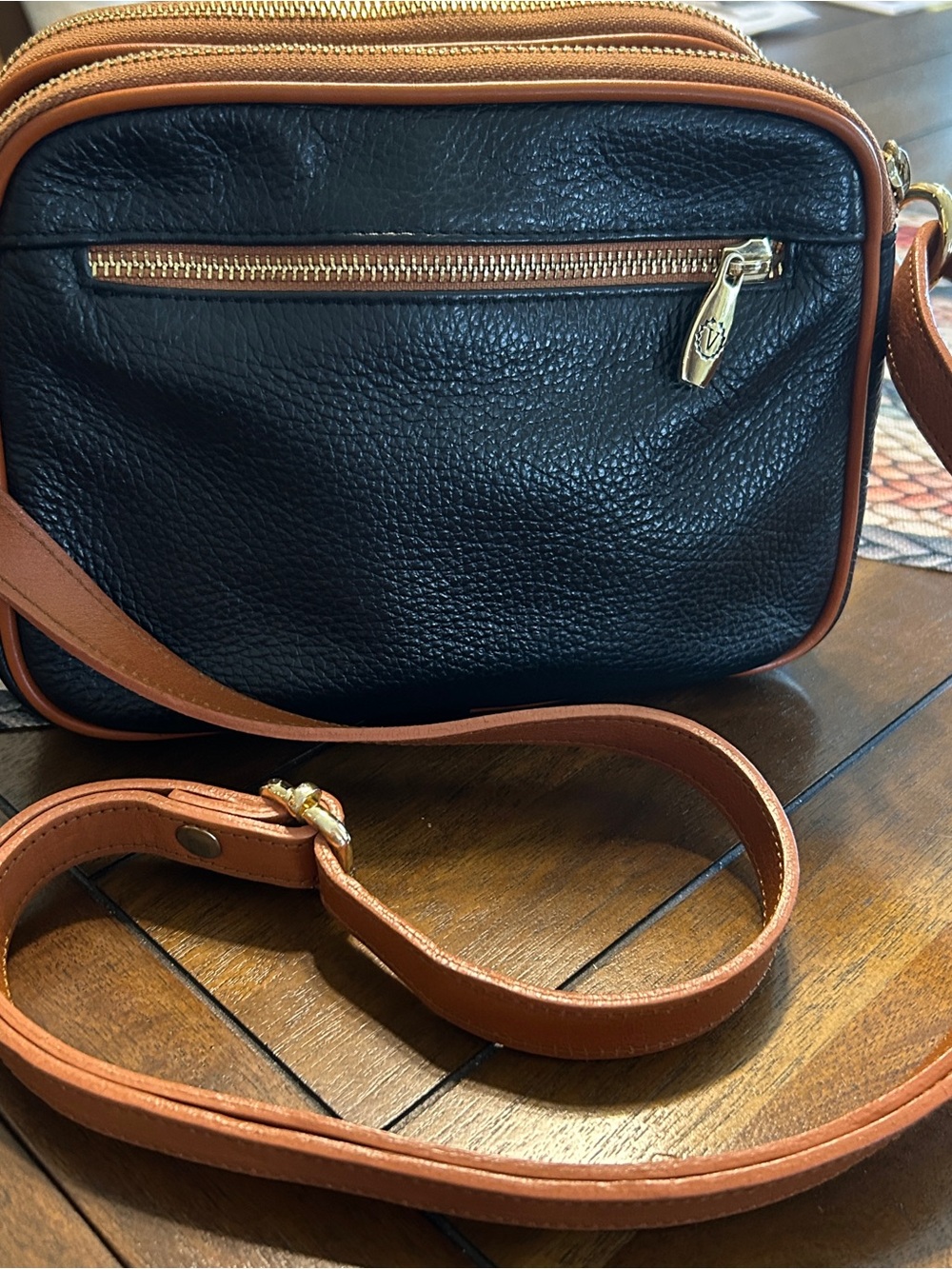 💐Valentina Classic Black Leather Crossbody Bag with Brown Trim - Picture 5 of 7